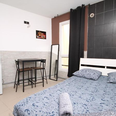 04 - Chambre Avec Lit Double Proche Paris Et Transports Wifi Saint-Denis  Dış mekan fotoğraf